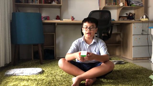 How to Solve a Rubik's Cube P1- PipoTv Lego Wedo 2.0 смотреть онлайн
