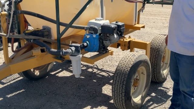 CUSTOM 300 Gallon Poly Tank Strip Sprayer смотреть онлайн