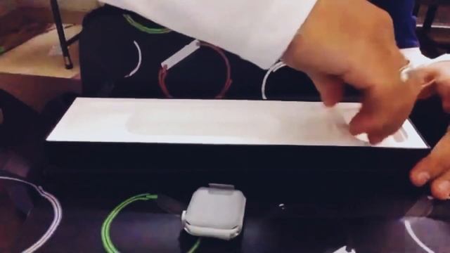The unboxing of Apple Watch SE смотреть онлайн