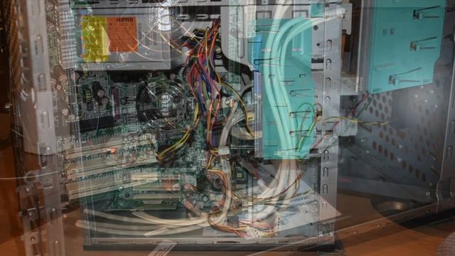 Compaq SR1000 Athlon64 (Part 1) смотреть онлайн