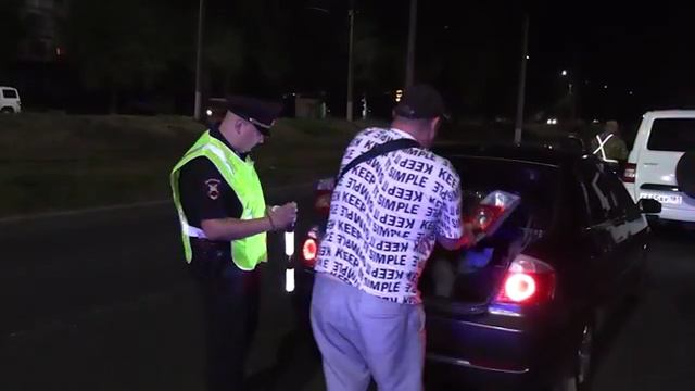 Полицейские в минувшие выходные выявили в Луганске свыше 50 нарушений ПДД смотреть онлайн