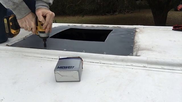 Skoolie Maxxfan Deluxe | Killer Skoolie Bus Conversion | Ep 13 смотреть онлайн