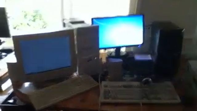 Windows XP vs. Windows 7 boot race смотреть онлайн