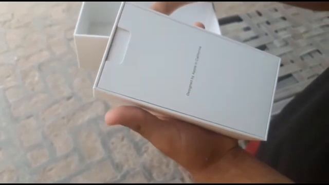 iPhone SE 2020 Unboxing White colour смотреть онлайн