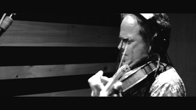 Los Soñadores/Dreamers - El Violín Latino смотреть онлайн