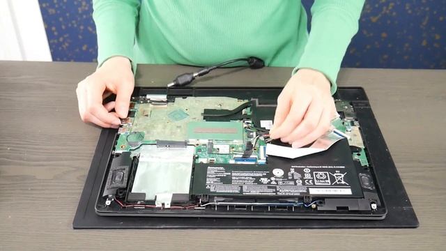 How to Fix a Lenovo That Won't Turn On, Freezes, No Power, Or is Turning On Then Off Windows 11 смотреть онлайн