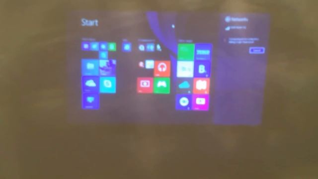 Beelink Pocket P2 Stick PC running with Pico Genie P100 Projector смотреть онлайн