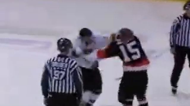 Derek Dorsett vs Jeff May WHL Feb 8/06 смотреть онлайн