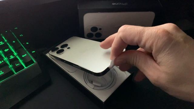 Smooth iPhone 13 Pro ASMR Unboxing смотреть онлайн