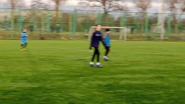 ФК Металлург 4-3 ФК Рома (Первый тайм) смотреть онлайн