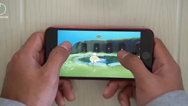 Jugando con iPhone SE | Prueba de rendimiento смотреть онлайн