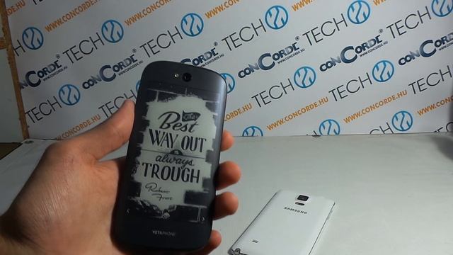 YotaPhone 2 vs Galaxy Note 4 összehasonlító videó смотреть онлайн