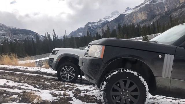 2022 Defender Low Traction Launch and an L322 showing off.... because in an L322 you can :-) смотреть онлайн