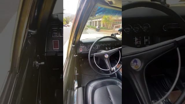 Plymouth Road Runner Super Bird 1970 no Mopar Nationals 17 смотреть онлайн