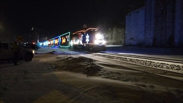 The CP Holiday Train Running through Red Wing, MN. 12-9-2019 смотреть онлайн