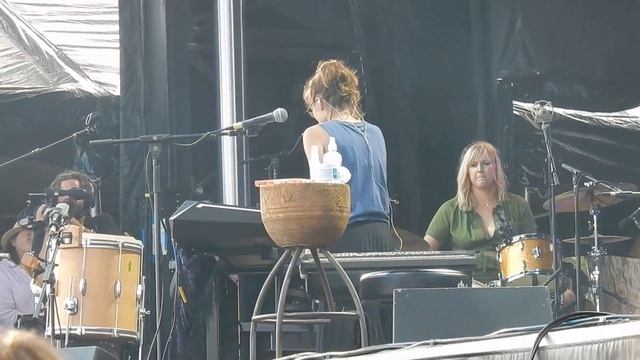 Fiona Apple live "Fast As You Can" @ Ohana Fest Doheny State Beach, Sept. 9, 2017 смотреть онлайн