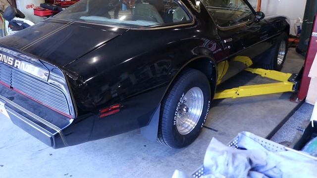1980 Big Cam Pontiac Trans Am gets a new exhaust! смотреть онлайн