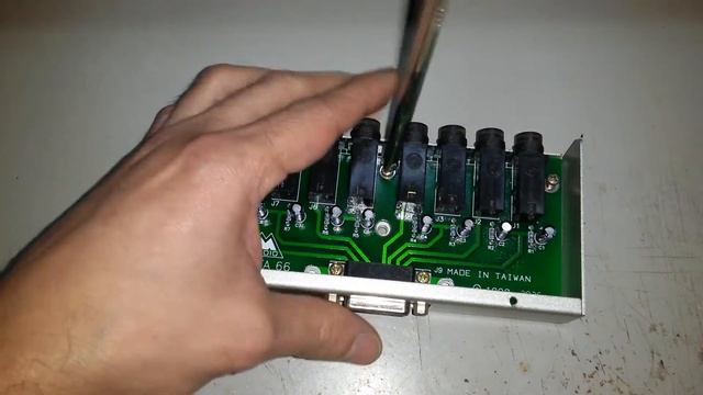 M-Audio Delta 66 Breakout Box Disassembly смотреть онлайн