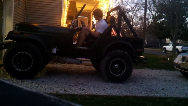 74 Jeep CJ5 Amc 304 w/ freeflow headers into flow-master 44's, no pipes, start & rev смотреть онлайн
