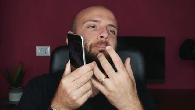iPhone SE NEL 2022 A 200 EURO 💶 : HA SENSO? смотреть онлайн