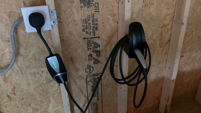 Tesla Model 3 - Charge Plug Unlock смотреть онлайн