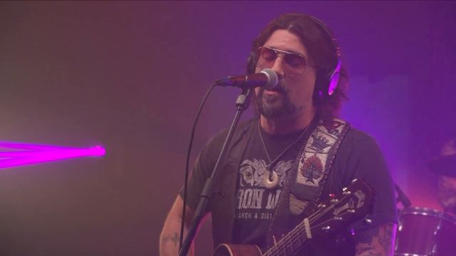 "The Wall" (Pink Floyd Cover)- MADAM RADAR Live at Purple Bee TV смотреть онлайн