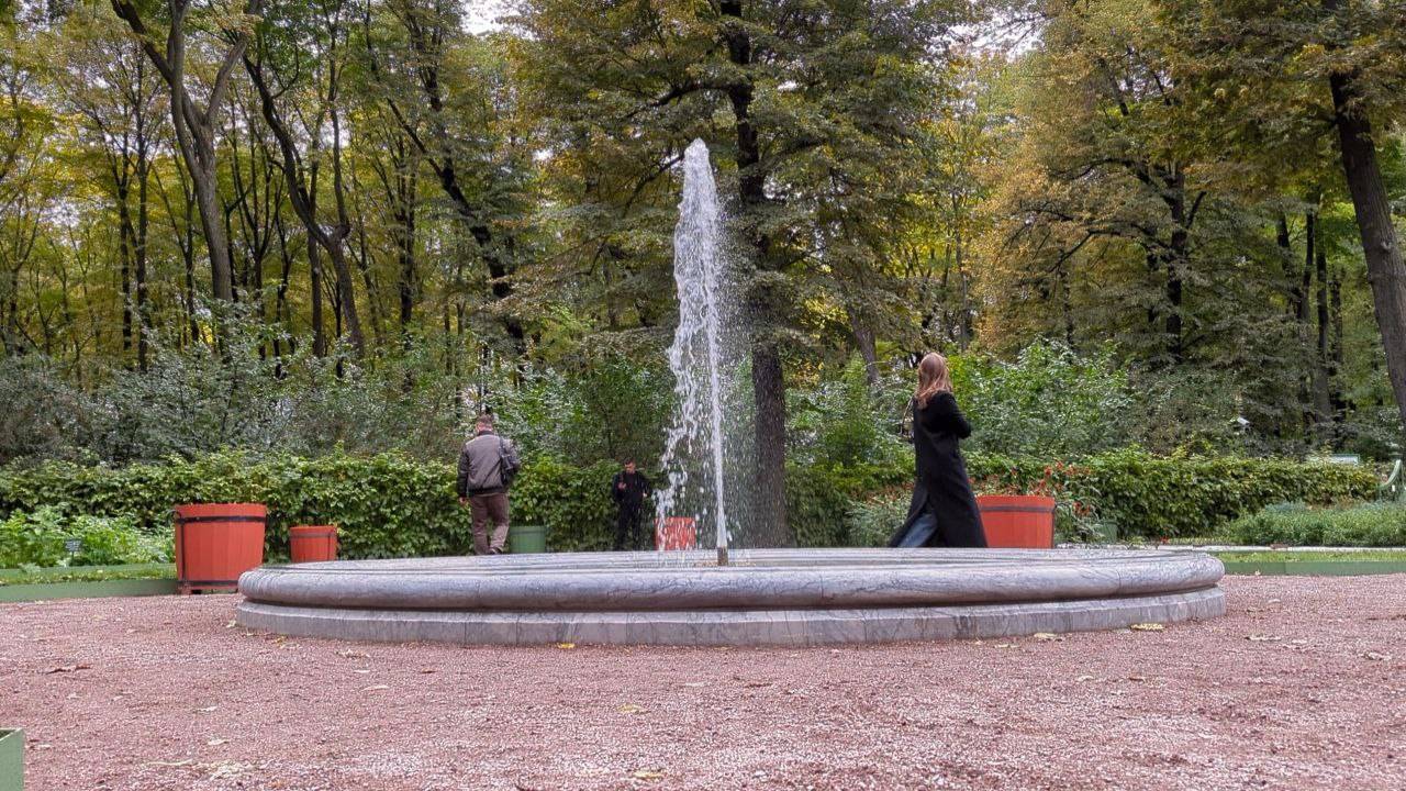 Летний сад в октябре. смотреть онлайн