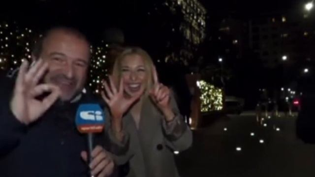 Cheeky female football fan interrupts Italian TV live coverage to flash the underside of her BREAST смотреть онлайн
