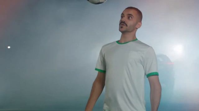 Jetour | Saudi Car Owner Shows Off Football Skills смотреть онлайн