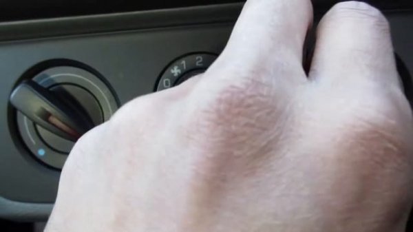 SEAT Ibiza 2008 Review (1.2L) (@TheCarClubUK)