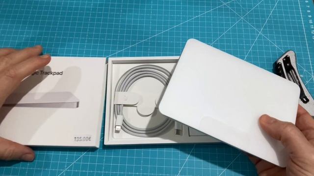 Unboxing Apple Magic Trackpad смотреть онлайн
