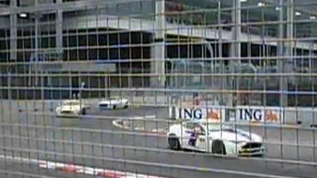 Singapore GP - Safety car leads Aston Martins on warmup lap смотреть онлайн