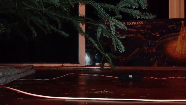 On board view of Christmas train layout смотреть онлайн