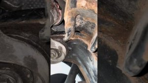 Audi A6 C6 2007г замена переднего нижнего рычага прямого