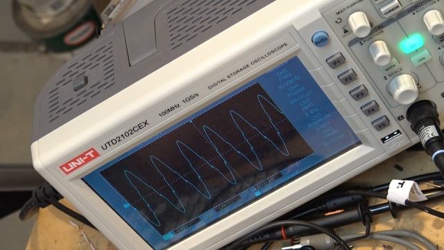 FG 100 DDS Function Generator Review and Tear Down смотреть онлайн