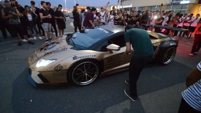 Widebody Lamborghini shoots flames! смотреть онлайн