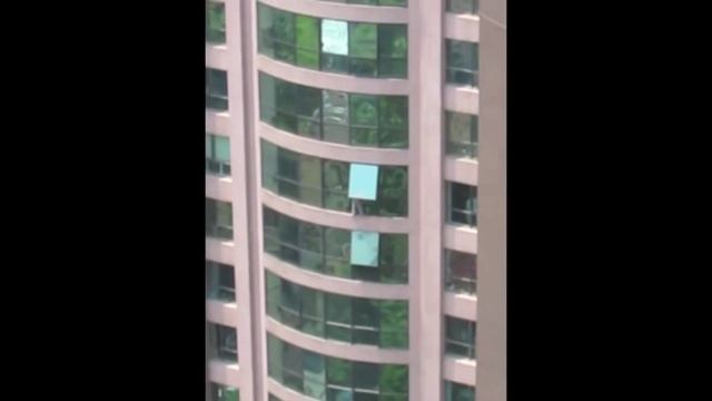 Shanghai Window Cleaning.mov смотреть онлайн