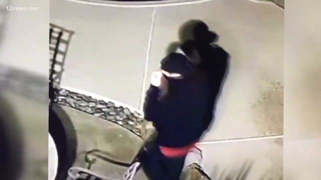 Scottsdale teen catches man looking into her bathroom window смотреть онлайн