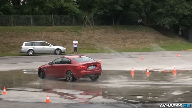 2015 Jaguar XE S Amazing Exhaust Sound - Start, Revs, Accelerations & More! смотреть онлайн