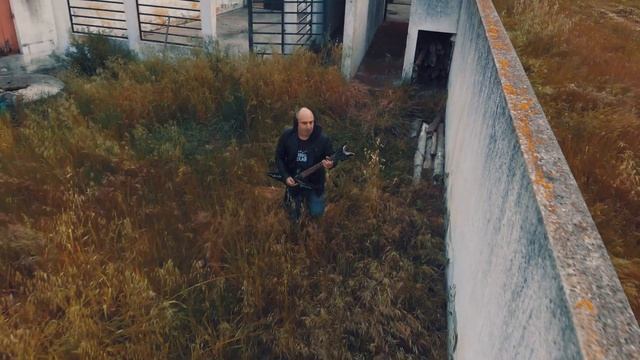 15 Guitar Riffs (One take drone video) смотреть онлайн