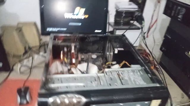 PC WINDONS XP PENTIUM 4 300 GHZ 1 GIGA DE RAM MX4000 128 MB LINDO DE VER смотреть онлайн