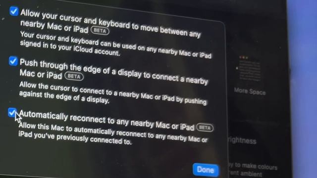 Unlock iPhone With Mask iOS 15.4 Universal Control iPadOS 15.4 and macOS 12.3 Update смотреть онлайн