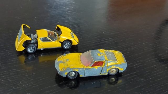 Lamborghini Miura SV Tomica 2022 vs Lesney 1969 смотреть онлайн