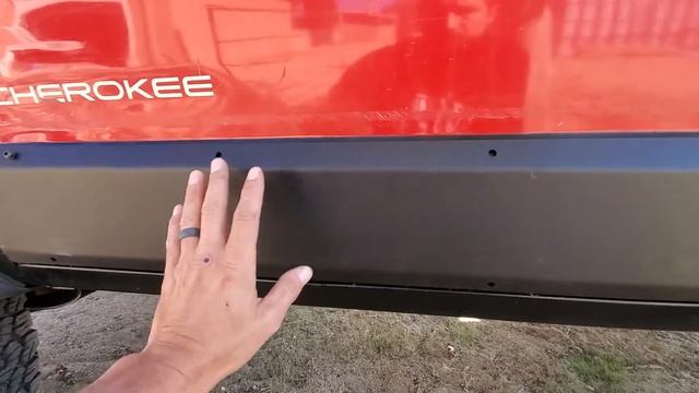 How to: Jeep Cherokee XJ Lower Body Armor Rough Country, Part 2(4-Door Panel Kit) смотреть онлайн