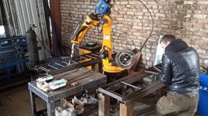 сварочный робот.сварка карт сеток на строительный объект 8тыс. штук