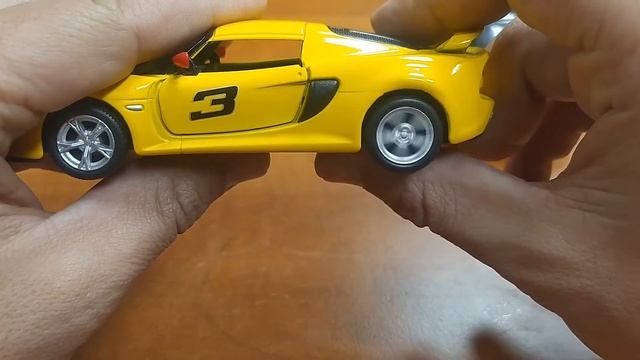 Обзор машинок от Kinsmart.