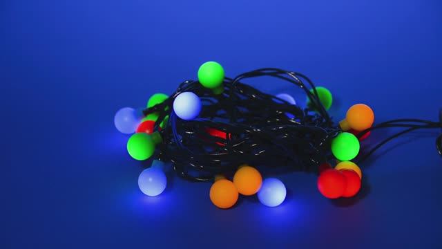 Новогодняя гирлянда Uniel ULD-S0280-020/DGA MULTI IP20 COLORBALLS 11093