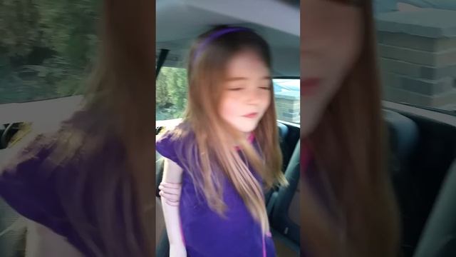 SEAT Alhambra Review by a Five Year Old смотреть онлайн