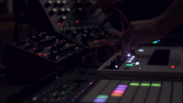 Modal Window - Ambient Performance (Moog DFAM, Mother-32, Keystep Pro, Push, Ableton) смотреть онлайн