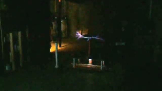 My 900 VA Tesla Coil смотреть онлайн